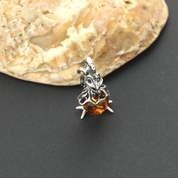Sterling silver pendant with natural Baltic amber, amber chicken pendant - Picture 7 of 15